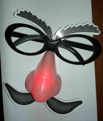 NEU Party Brille Schnurrbart LED leuchtende NASE Partybrille partygag
